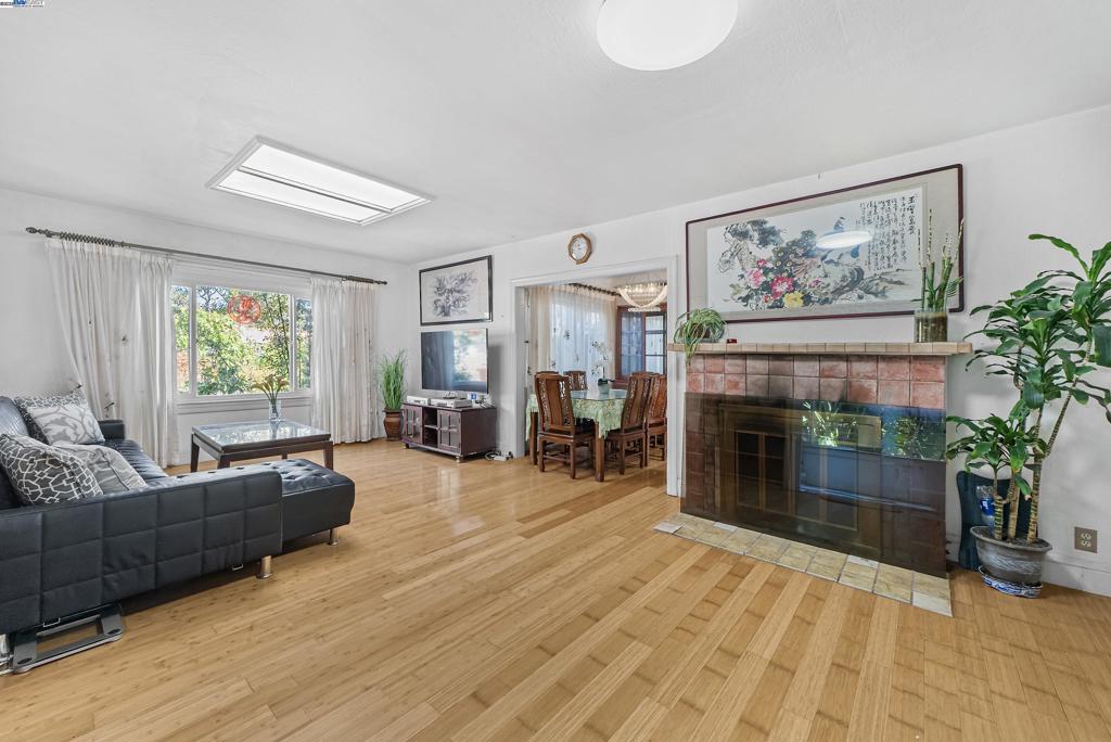 BROADMOOR - Residential