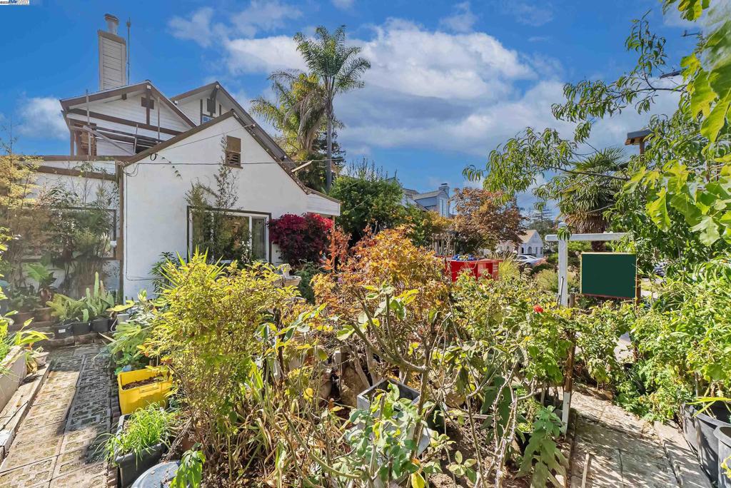 BROADMOOR - Residential