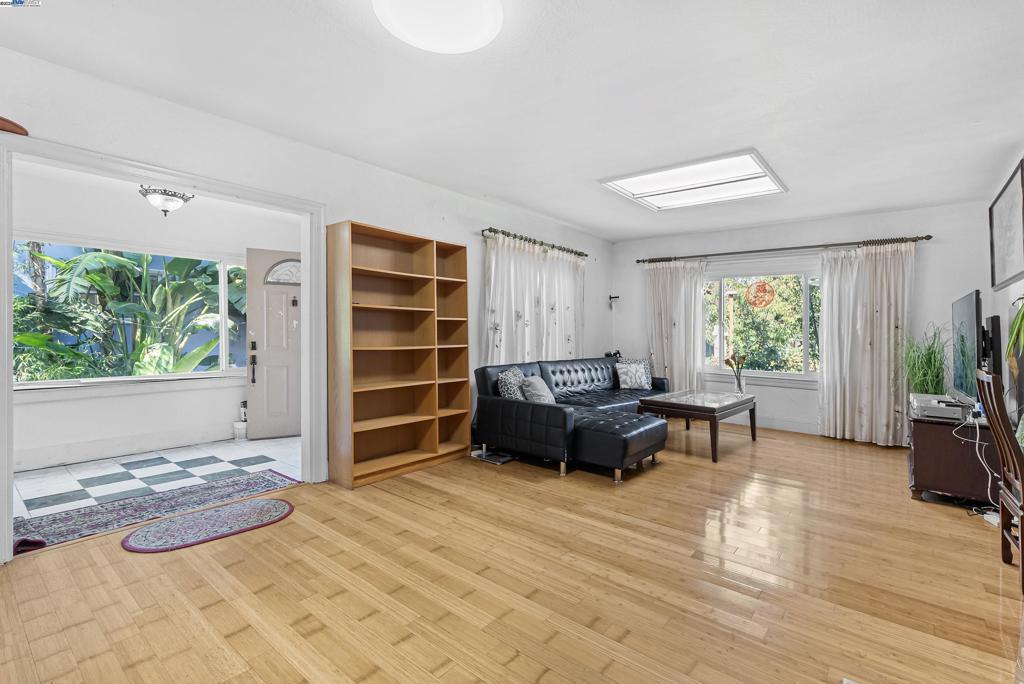 BROADMOOR - Residential