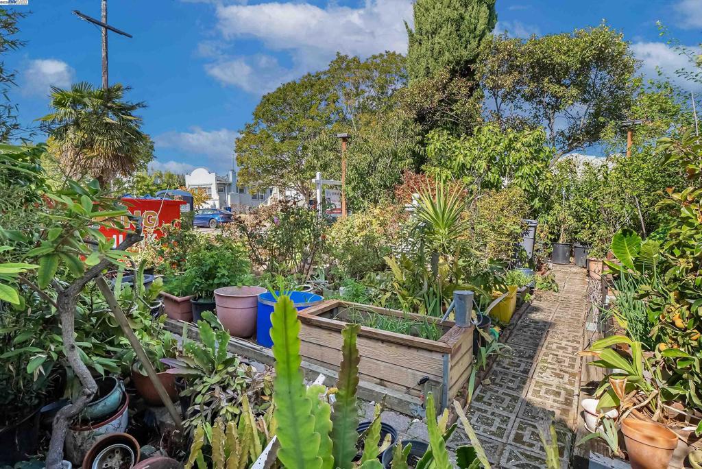 BROADMOOR - Residential