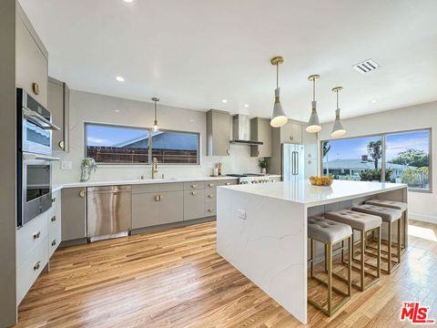 5810 S Halm Avenue Los Angeles CA 90056