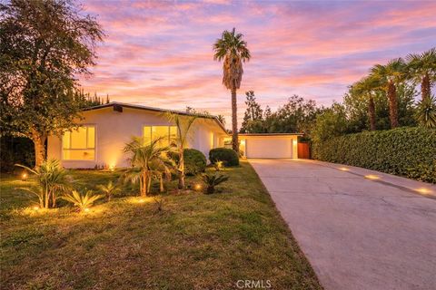 Photo of 979 Kevin Ave, Redlands, CA 92373 (MLS # CV26080069)