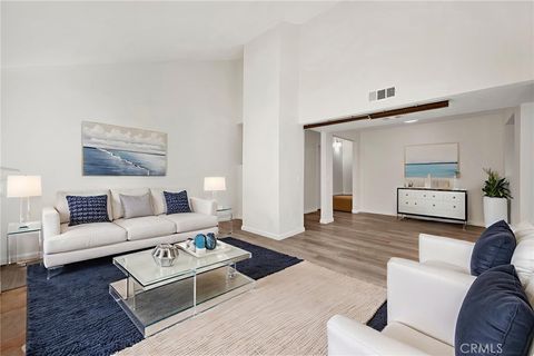 20155 Keswick Street 219 Winnetka CA 91306