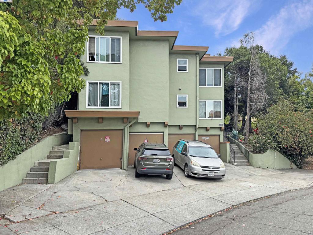3464 Champion St
