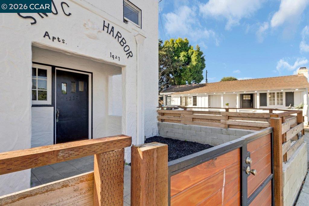 1230 Del Monte Ave