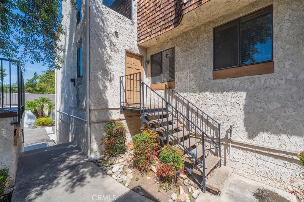 950 W Lambert Road 9