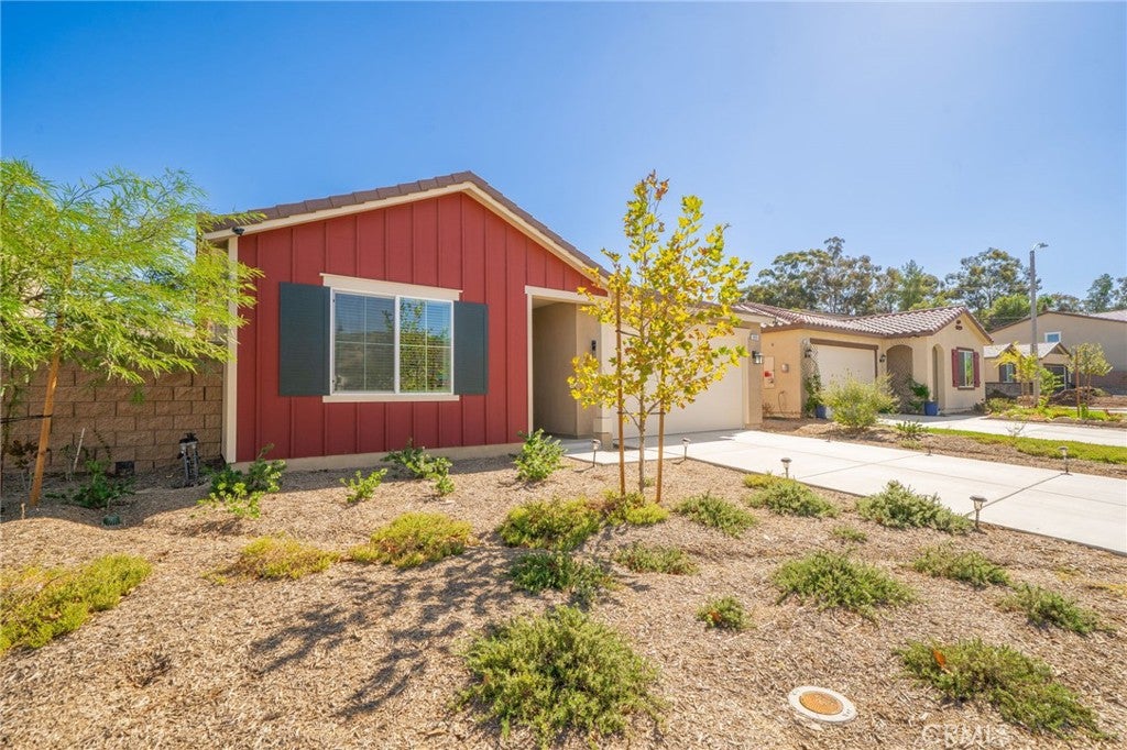 886 Dryden Drive