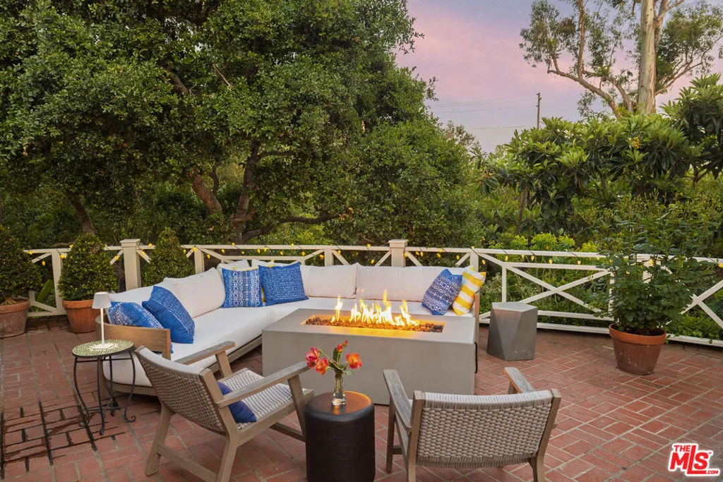 Santa Barbara, California 93108, United States, 5 Bedrooms Bedrooms, ,5 BathroomsBathrooms,Residential,Active,164884