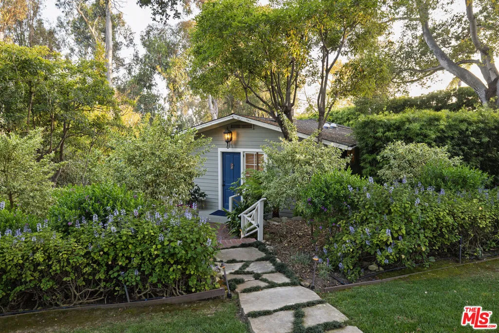 Santa Barbara, California 93108, United States, 5 Bedrooms Bedrooms, ,5 BathroomsBathrooms,Residential,Active,164884