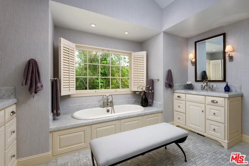 Santa Barbara, California 93108, United States, 5 Bedrooms Bedrooms, ,5 BathroomsBathrooms,Residential,Active,164884