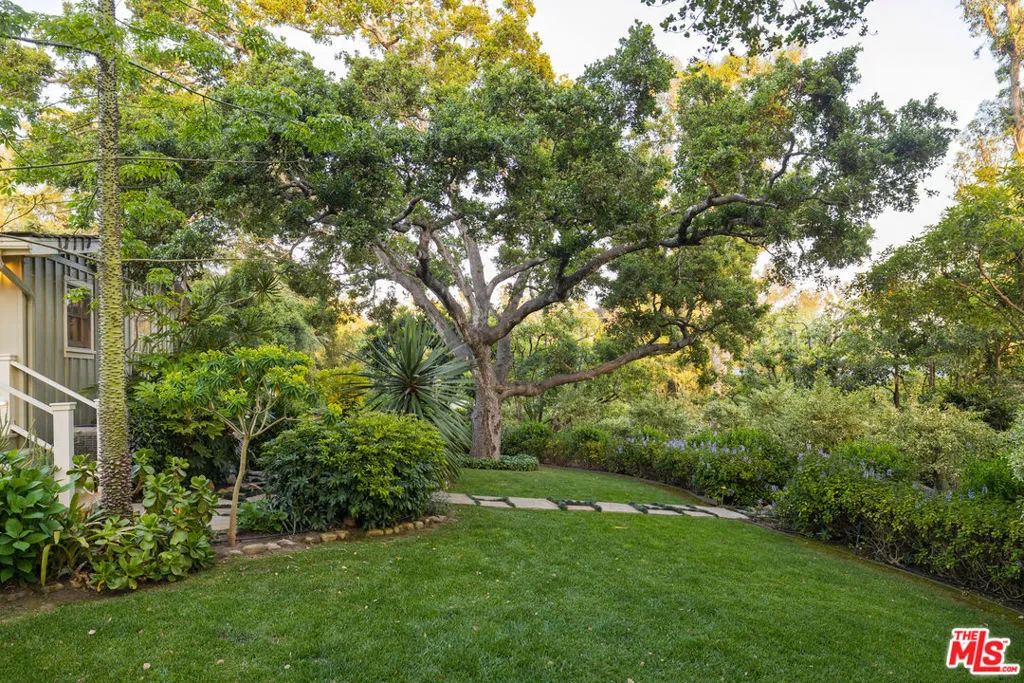 Santa Barbara, California 93108, United States, 5 Bedrooms Bedrooms, ,5 BathroomsBathrooms,Residential,Active,164884