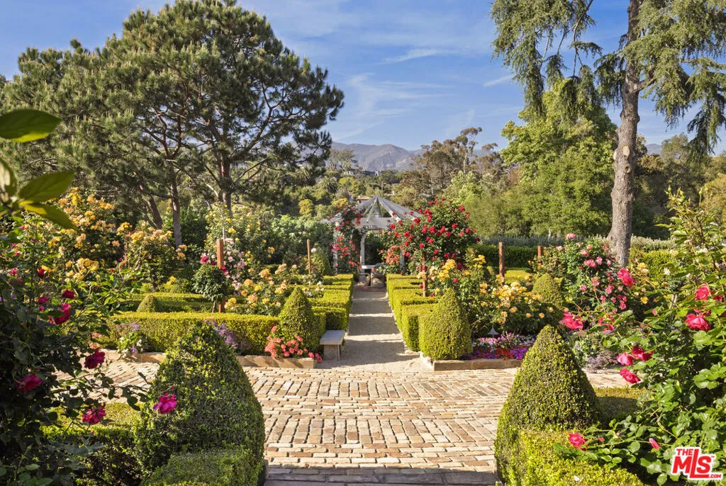 Santa Barbara, California 93108, United States, 5 Bedrooms Bedrooms, ,5 BathroomsBathrooms,Residential,Active,164884