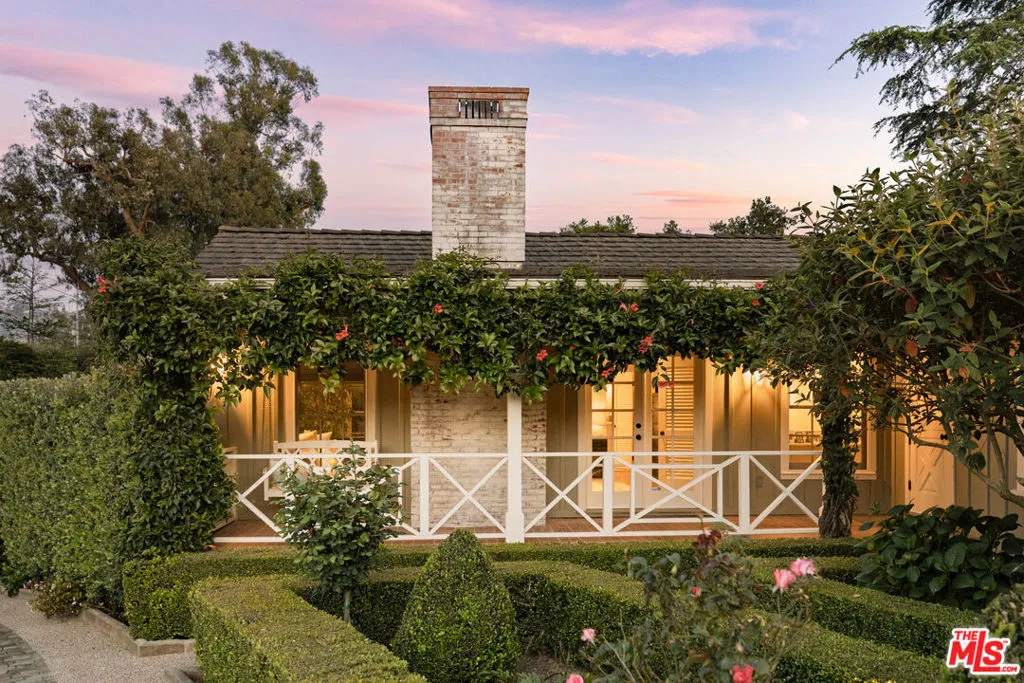 Santa Barbara, California 93108, United States, 5 Bedrooms Bedrooms, ,5 BathroomsBathrooms,Residential,Active,164884