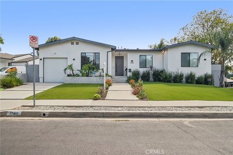 Photo of 17812 Bromley Court, Encino, CA 91316 (MLS # BB26089183)
