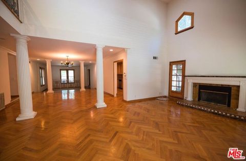 Photo of 1115 N Garfield Avenue, Pasadena, CA 91104 (MLS # 25476485)