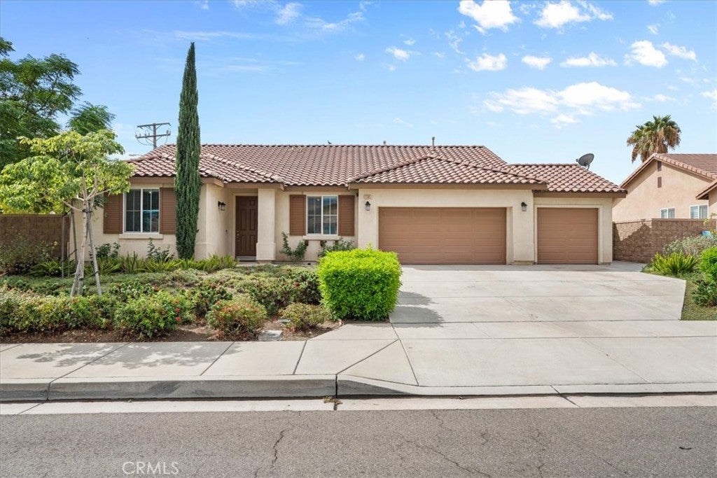1305 Nicholas Court