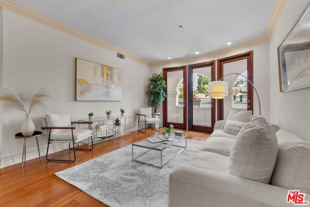 Photo of 10364 Almayo Avenue #305, Los Angeles, CA 90064 (MLS # 26741547)
