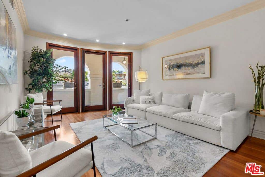 Photo of 10364 Almayo Avenue #305, Los Angeles, CA 90064 (MLS # 26741547)