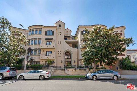 Photo of 10364 Almayo Avenue #305, Los Angeles, CA 90064 (MLS # 26741547)