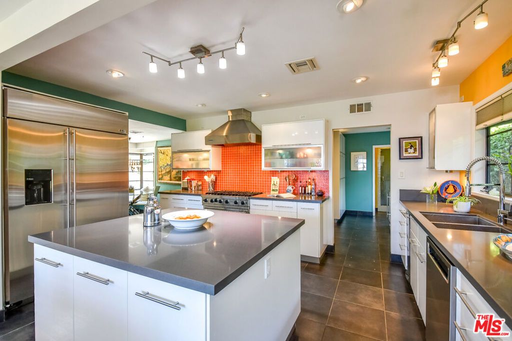 Photo of 3540 WILLOWCREST Avenue, Studio City, CA 91604 (MLS # 25620465)