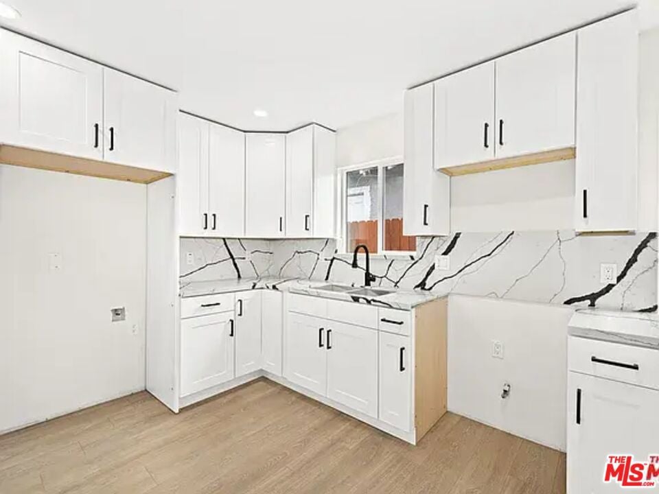 438 E 56th Street