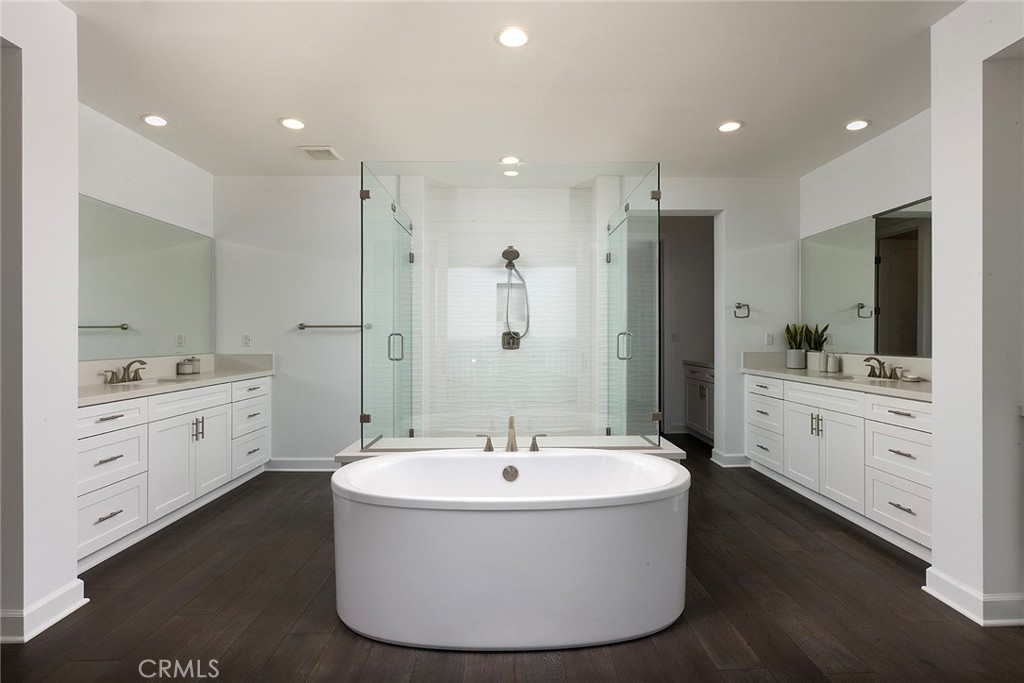 Sea Summit - Residential