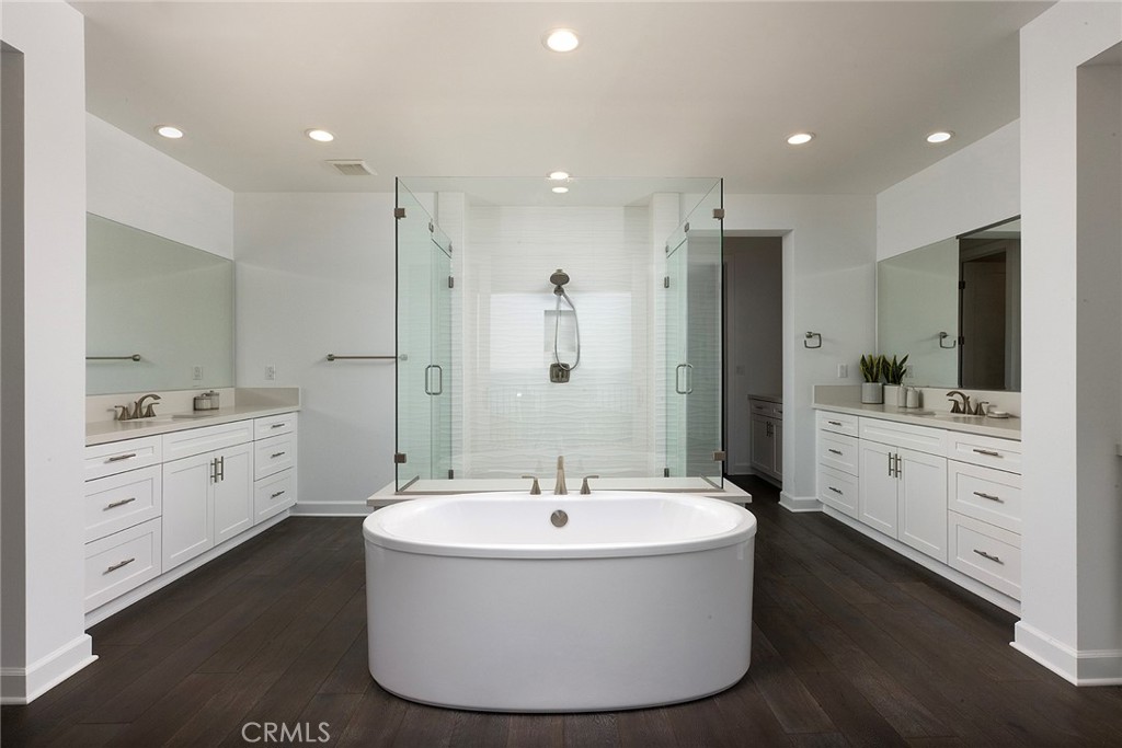 Sea Summit - Residential