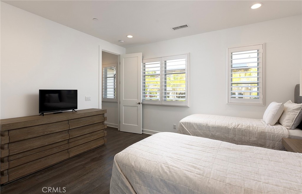 Sea Summit - Residential