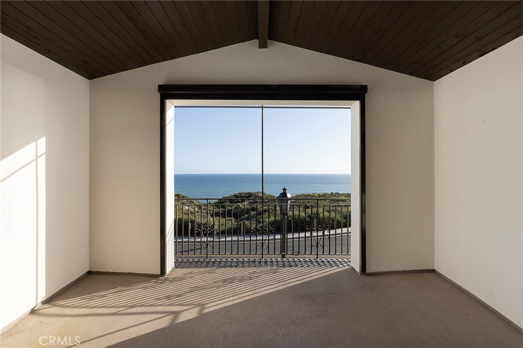 Sea Summit - Residential