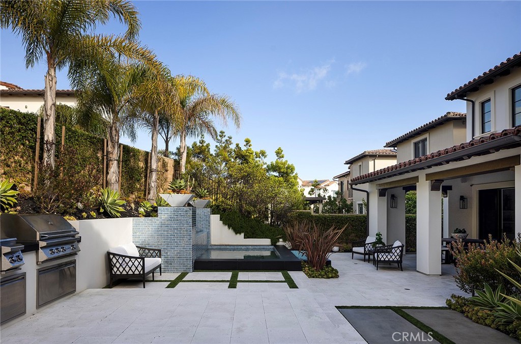 Sea Summit - Residential