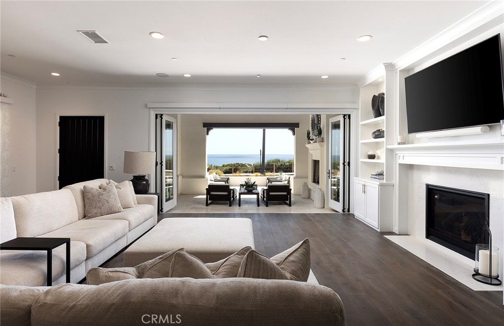 Sea Summit - Residential