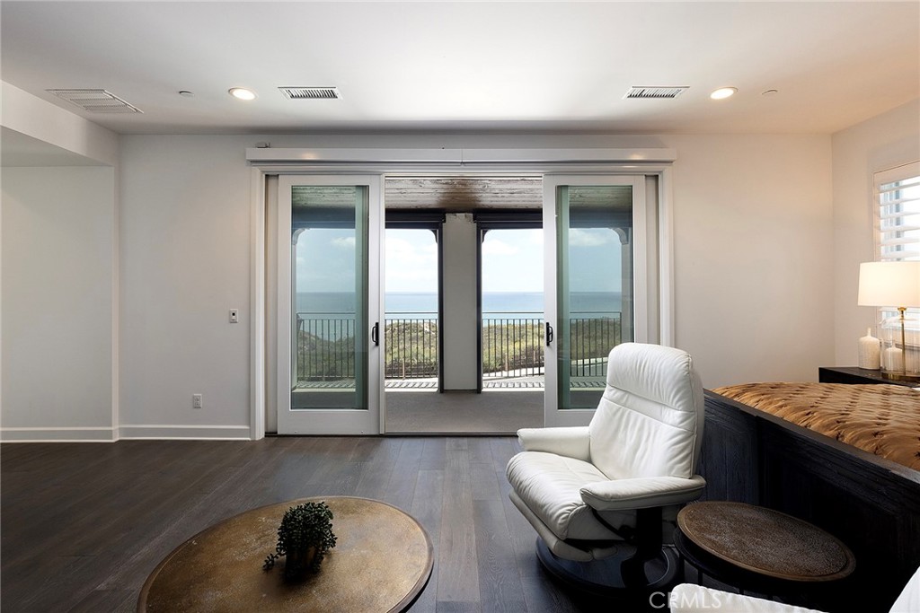 Sea Summit - Residential