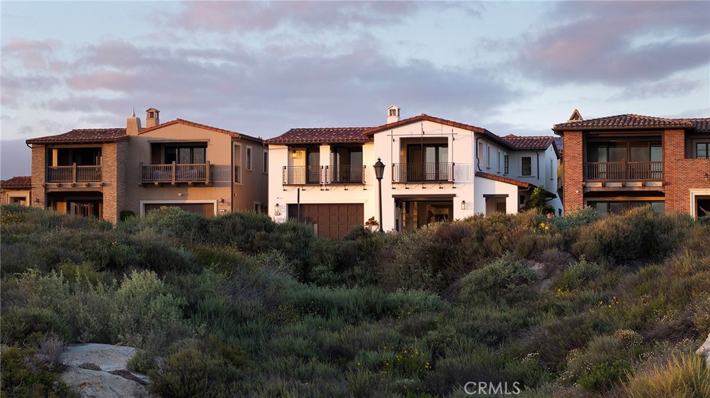 Sea Summit - Residential