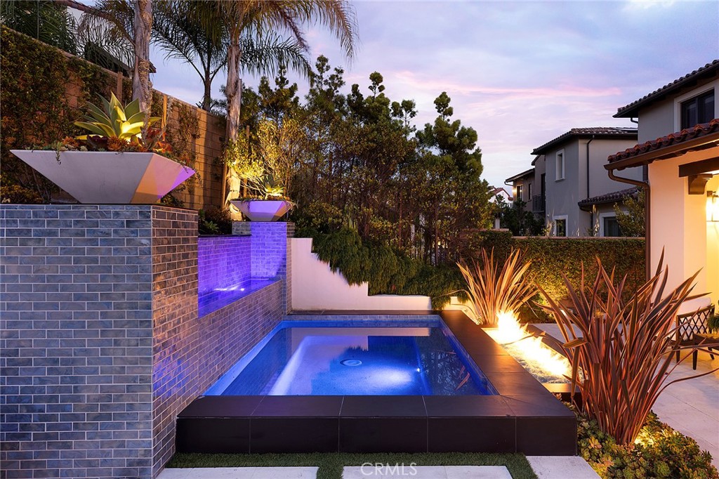 Sea Summit - Residential