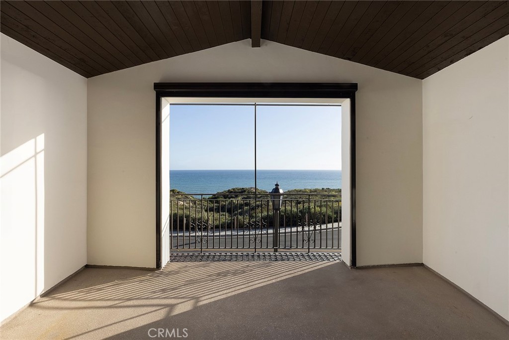 Sea Summit - Residential