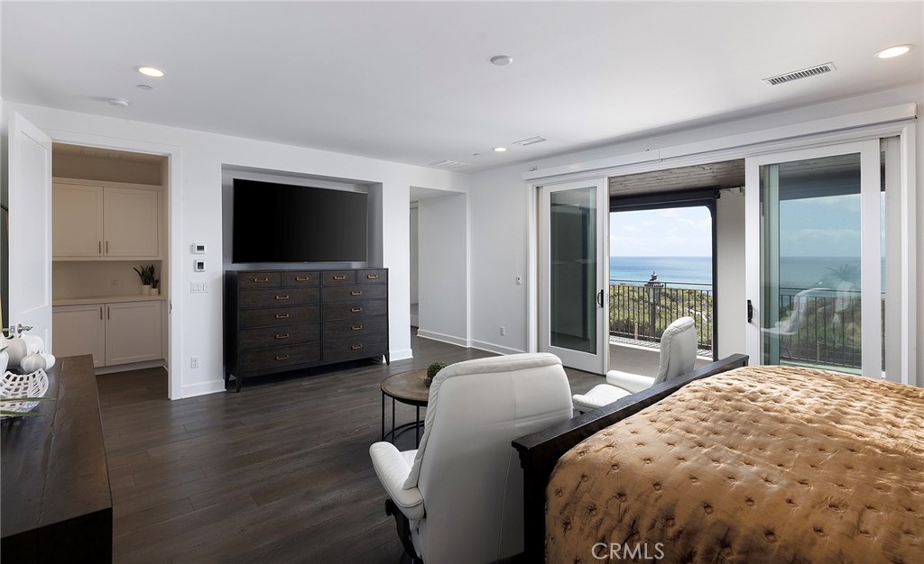 Sea Summit - Residential
