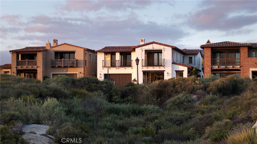 Sea Summit - Residential