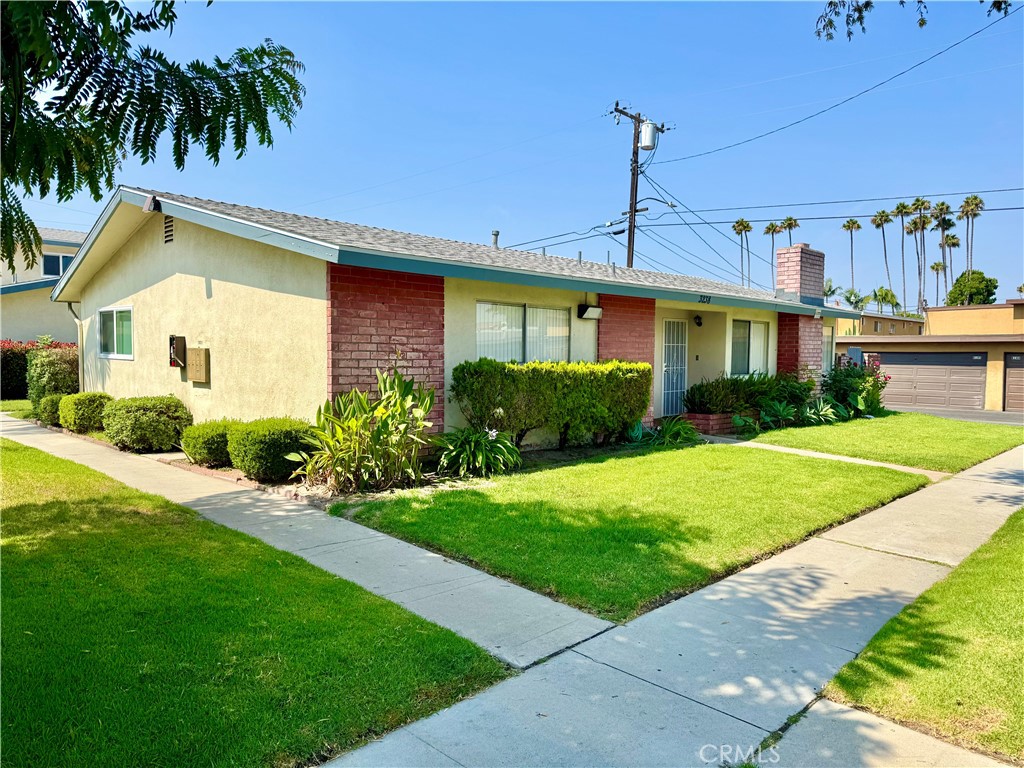 Located in a quiet, low-density Anaheim neighborhood with strong demand and historically low vacancy. Brand New 30-Year Roof. Major capital improvement recently completed lowering near-term maintenance risk for investors. Private Concrete Patios. Each unit features a dedicated outdoor
space, boosting tenant appeal and rental value. Redone Interiors! Units feature updated finishes, allowing new ownership to step into a well-maintained, income-producing asset. All 2 & 3 Bedroom Units with upside!
