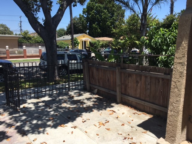 1634 W Parade