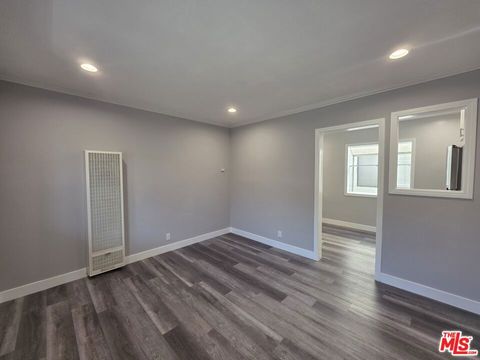 Photo of 105 Roswell Avenue #6, Long Beach, CA 90803 (MLS # 26666191)