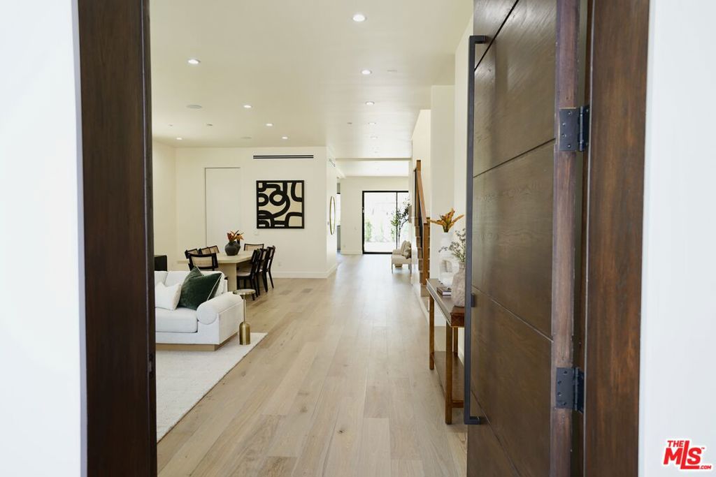 Properties 2 1441 S Oakhurst Drive