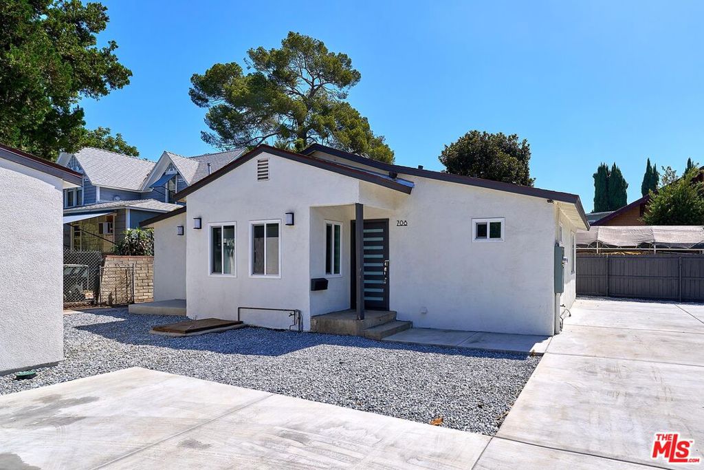 708 N El Molino Avenue, Pasadena CA 91104