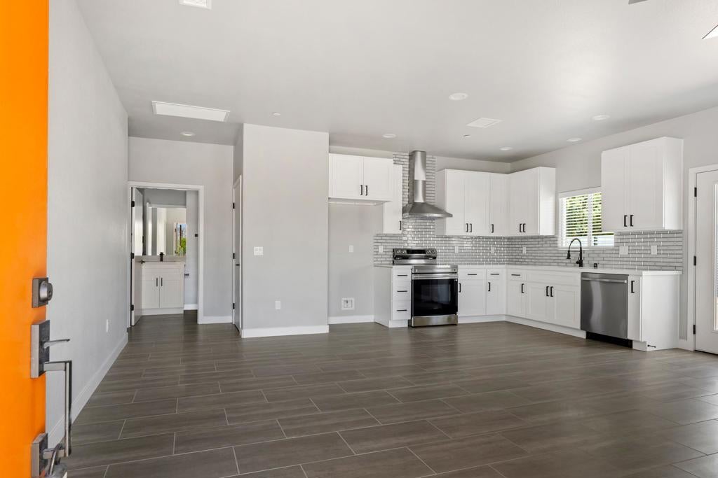 13 213 El Rio Lane