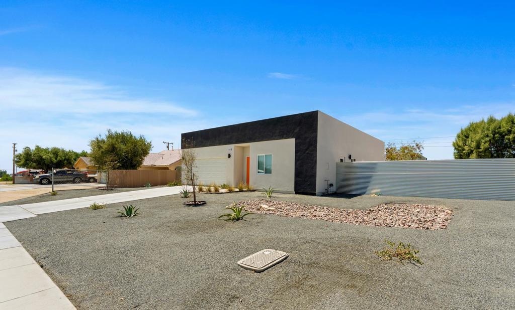 13 213 El Rio Lane