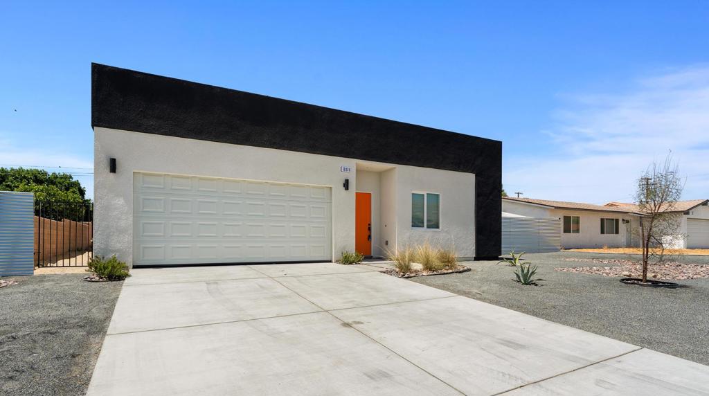 13 213 El Rio Lane