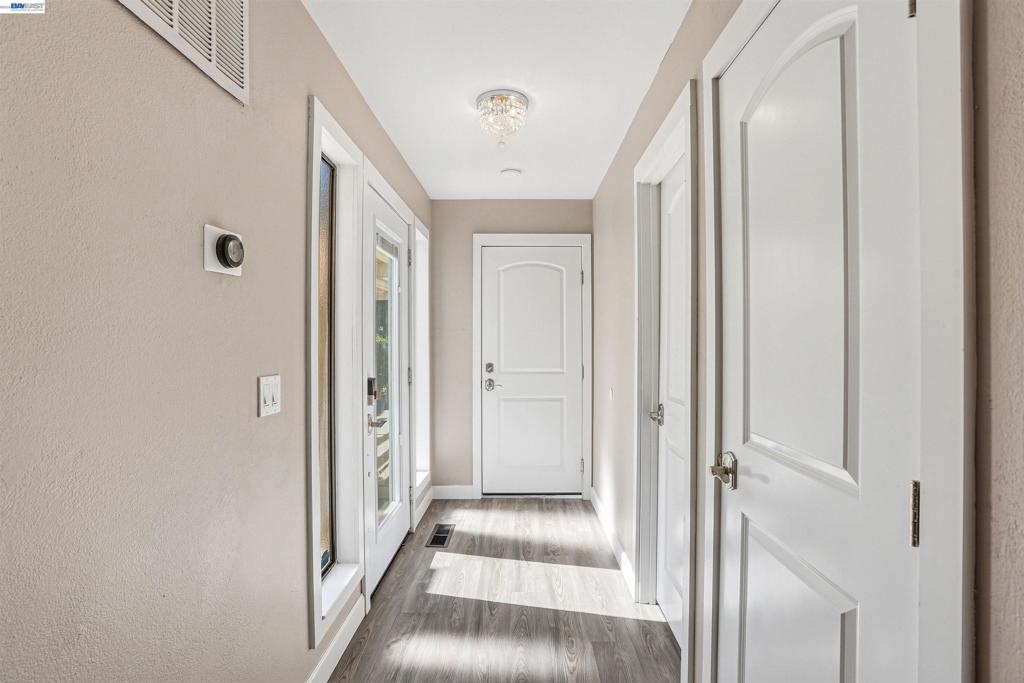 1235 Marina Cir