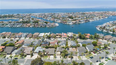 Photo of 16591 Wanderer Lane LN, Huntington Beach, CA 92649 (MLS # OC26078275)
