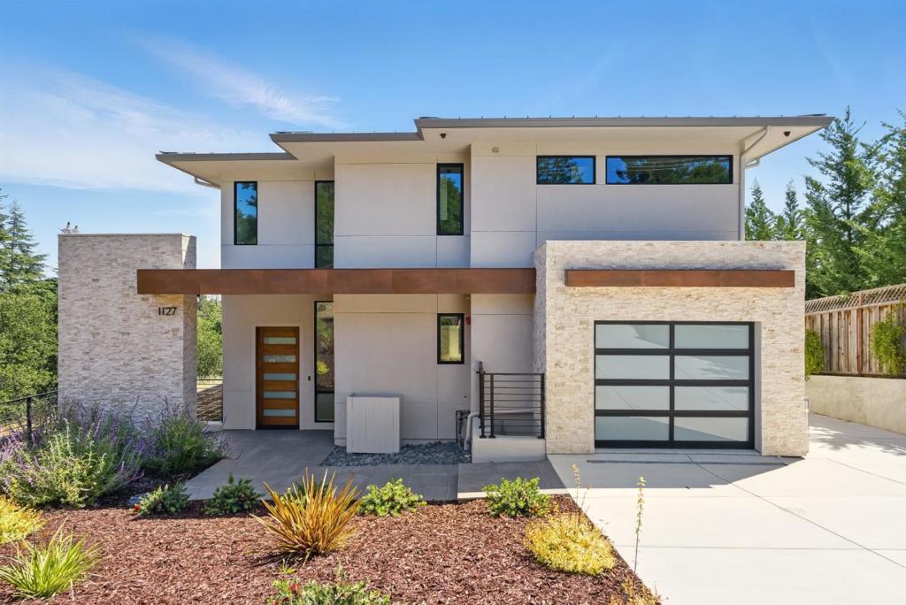 1127 Hillslope Place