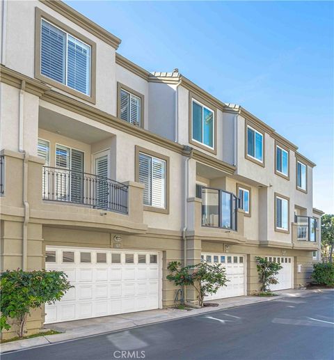 Photo of 19271 Surfwave Drive, Huntington Beach, CA 92648 (MLS # OC26042991)