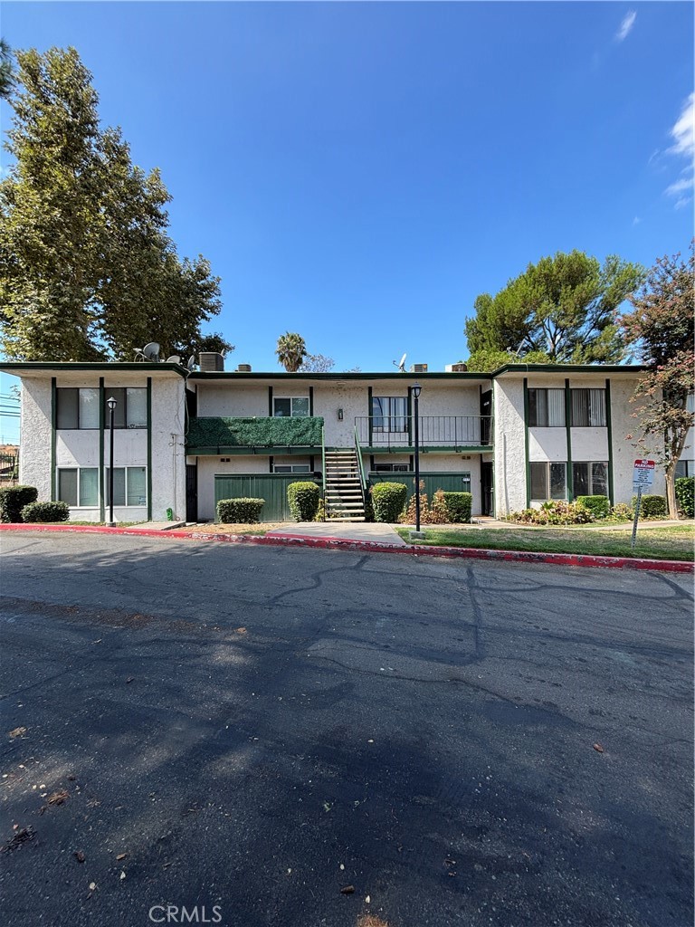 Investors, Investors, Investors!! This is a Wonderfull condo gated community. It's located as an end unit on the second floor. Conveniently located at the endif the community near the second entrance/ exit. This development is called Amber Tree conveniently located the city of Colton, within close proximity to the 215 freeway, shopping stores, restaurants and minutes away from Loma Linda. HOA includes gas, water, trash and open parking in gated community. This home gives you the ability to transform and renovate into your ideal design concept. Perfect home project. Submit!